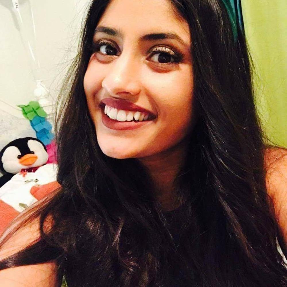 Meet your Posher, Rhea